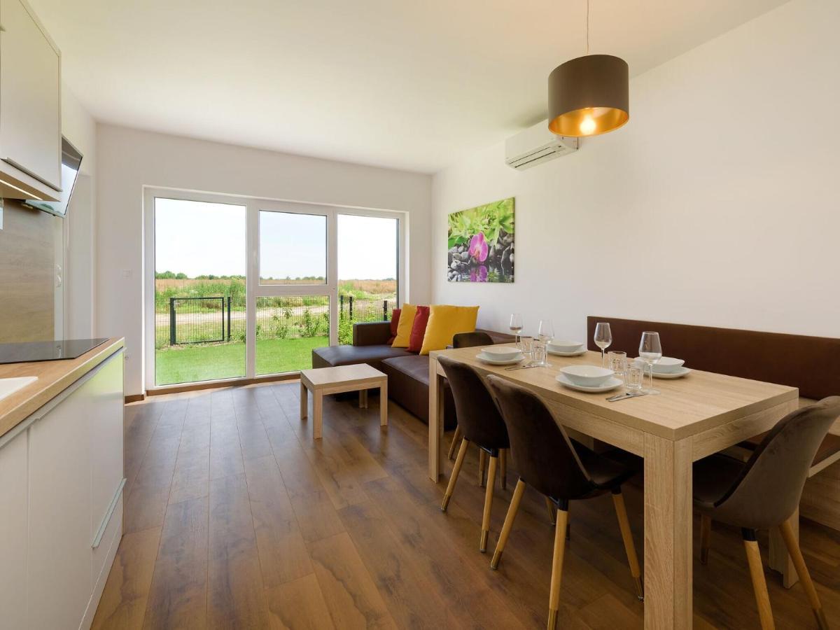 Apartment With Pool, Roof Terrace, Garden Zsira Buitenkant foto
