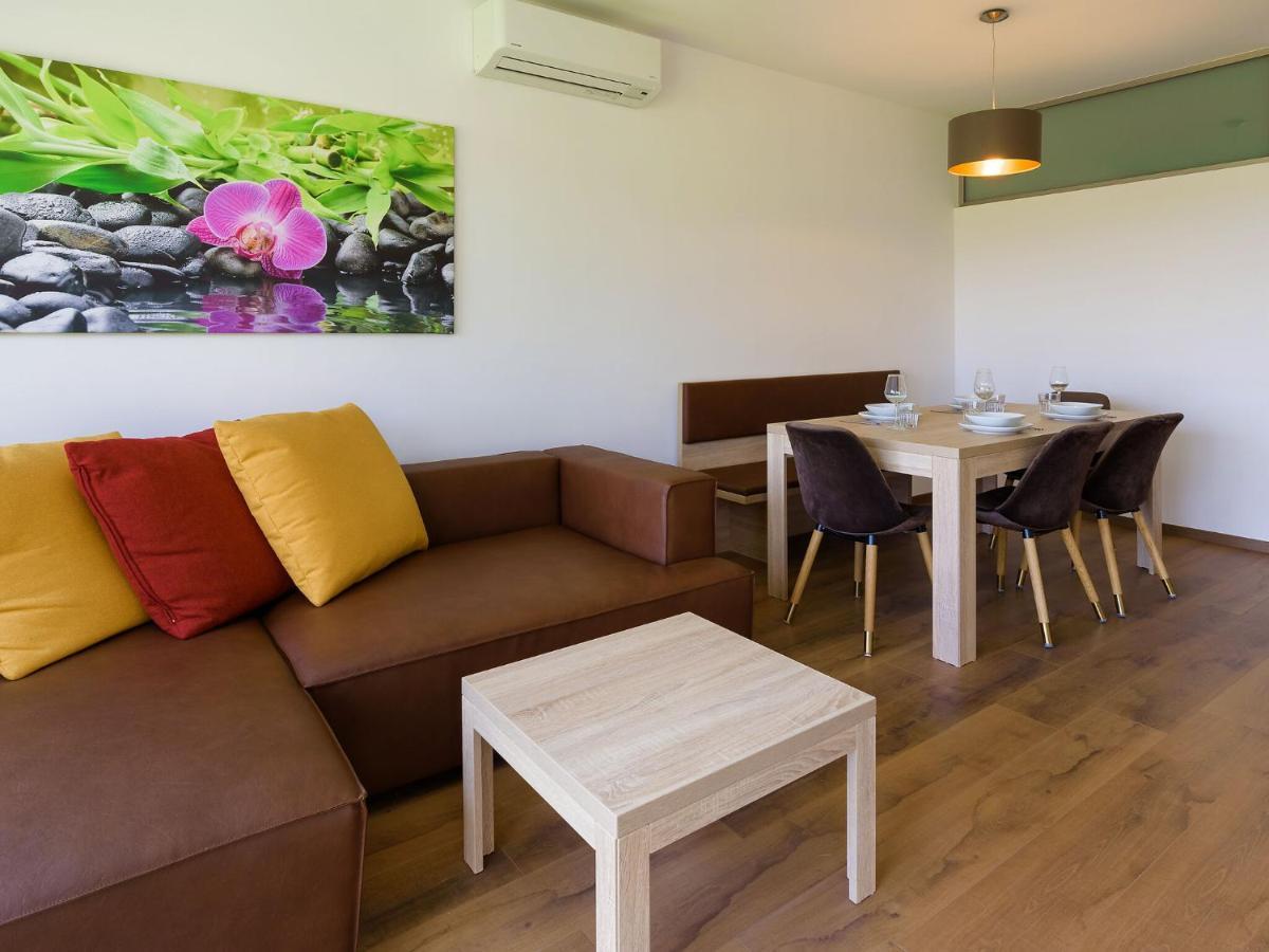 Apartment With Pool, Roof Terrace, Garden Zsira Buitenkant foto